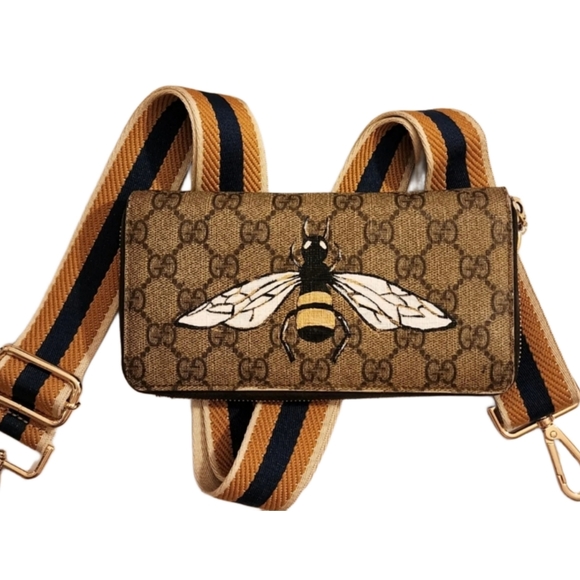 Gucci Handbags - Authentic Handpainted Gucci Zip-Around Continental Wallet in GG Supreme Canvas
